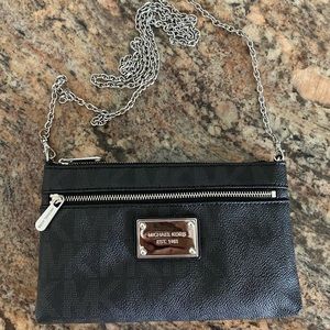 Michael Kors wristlet/ shoulder bag
